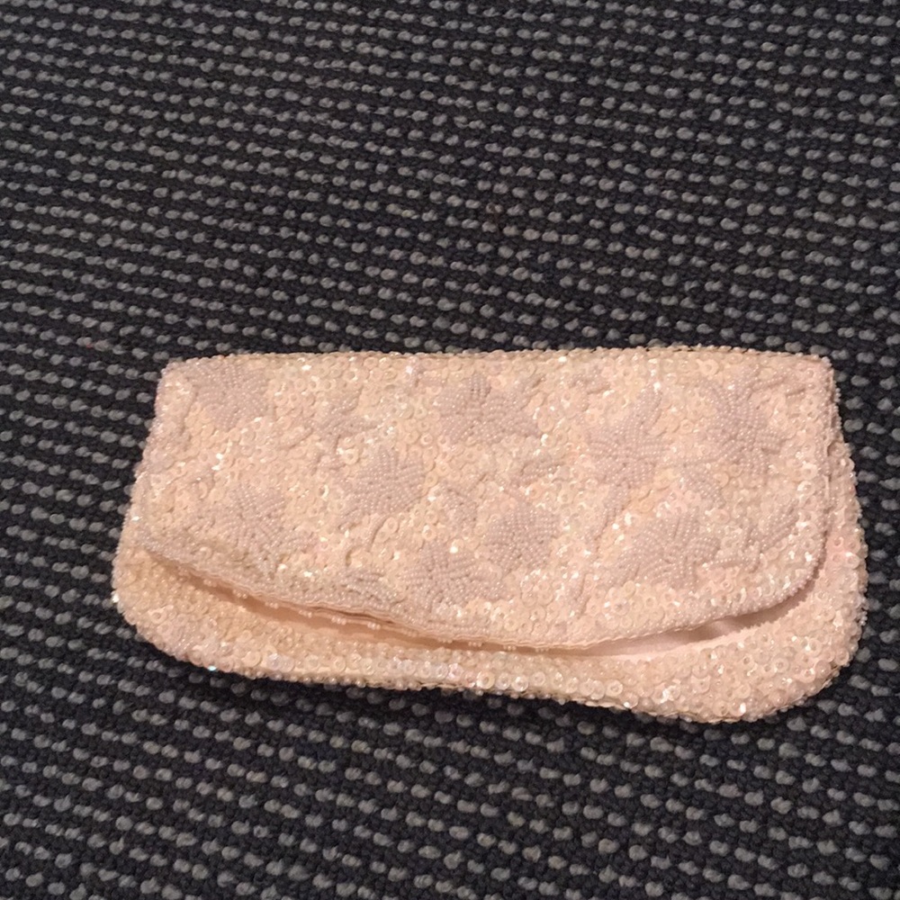 FREE WHEN BUNDLED WITH OTHER ITEM  Small clutch